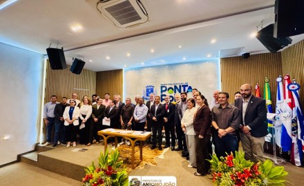 Antônio João participa de encontro binacional sobre integração fronteiriça realizado em Ponta Porã